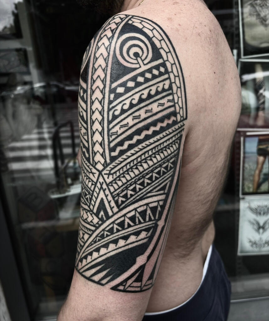 Tribale ispirato dalla cultura samoana. Tribale ispirato dalla cultura samoana.